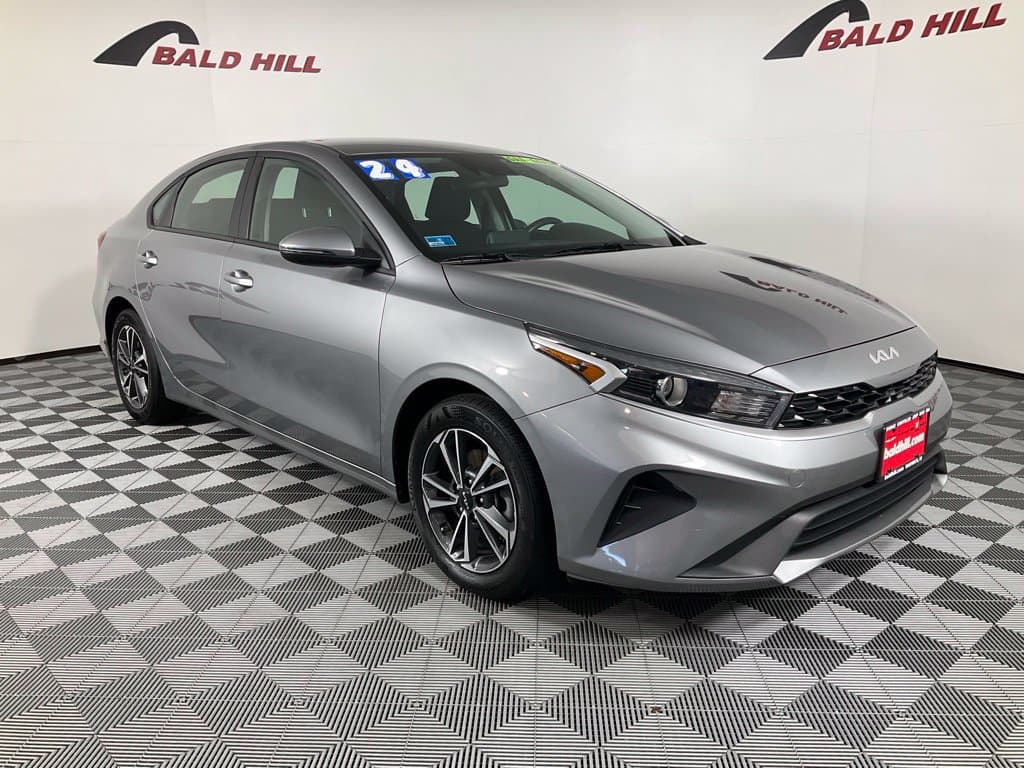 2024 Kia Forte LXS — photo 1 of 22