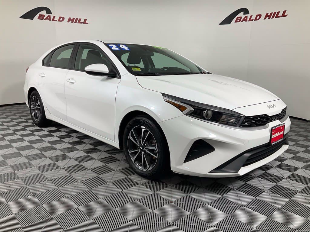 2024 Kia Forte LXS — photo 1 of 22
