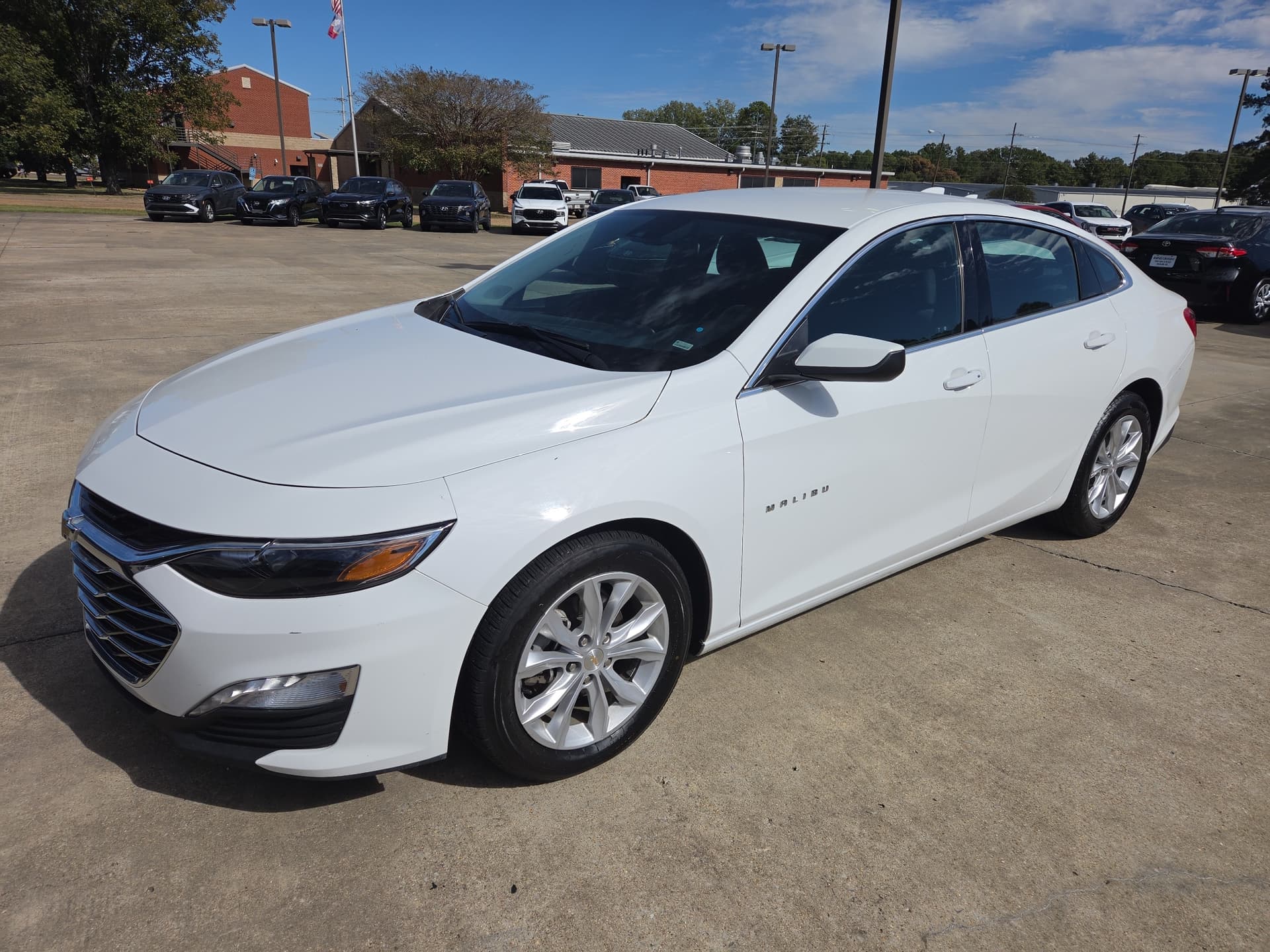 2024 Chevrolet Malibu 1LT — photo 1 of 16