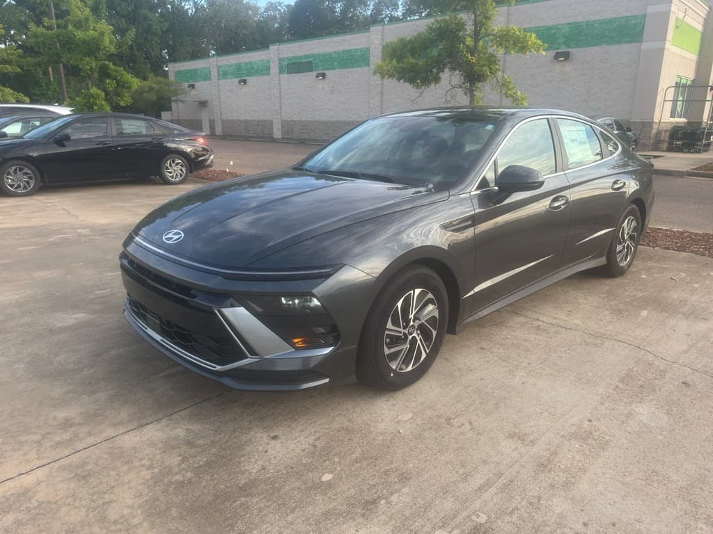 2026 Hyundai Sonata Hybrid Blue — photo 1 of 14
