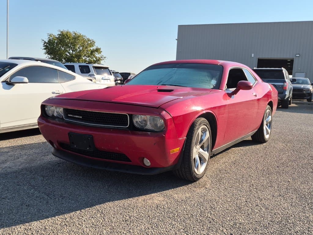 2014 Dodge Challenger SXT — photo 1 of 11