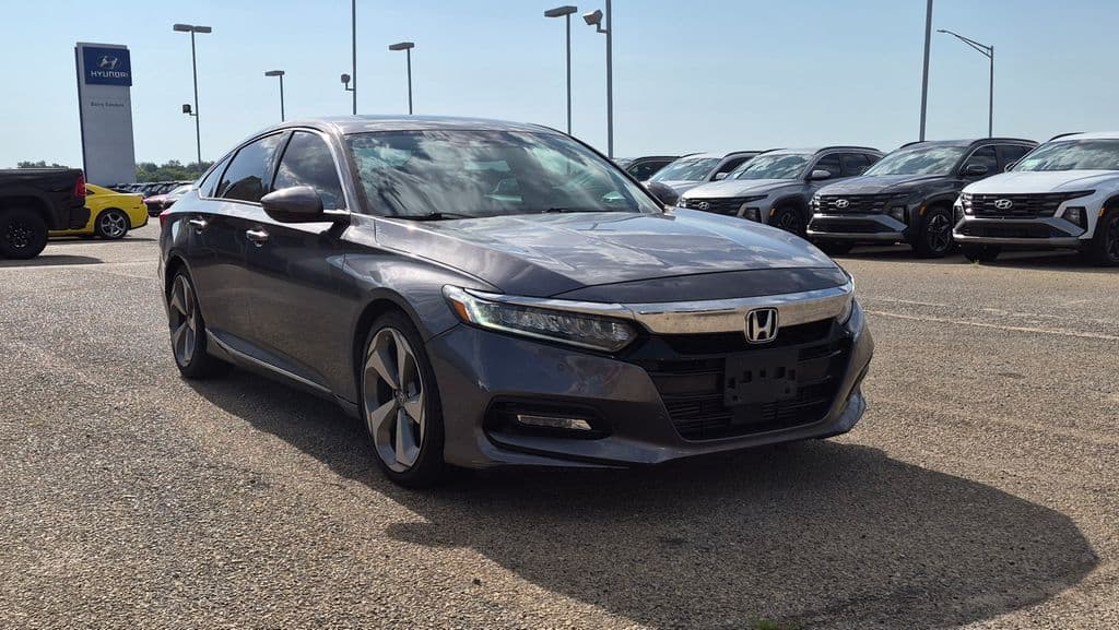 2018 Honda Accord Touring — photo 1 of 14