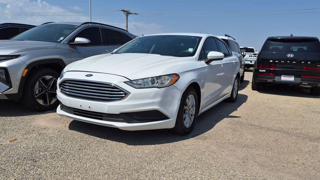 2018 Ford Fusion S — photo 1 of 11