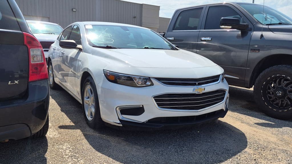 2018 Chevrolet Malibu LS w/1FL — photo 1 of 9
