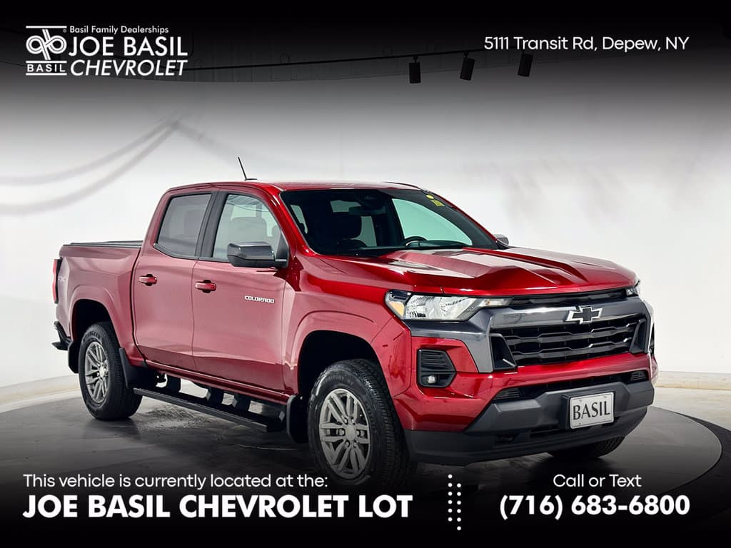 2023 Chevrolet Colorado 4WD LT — photo 1 of 39
