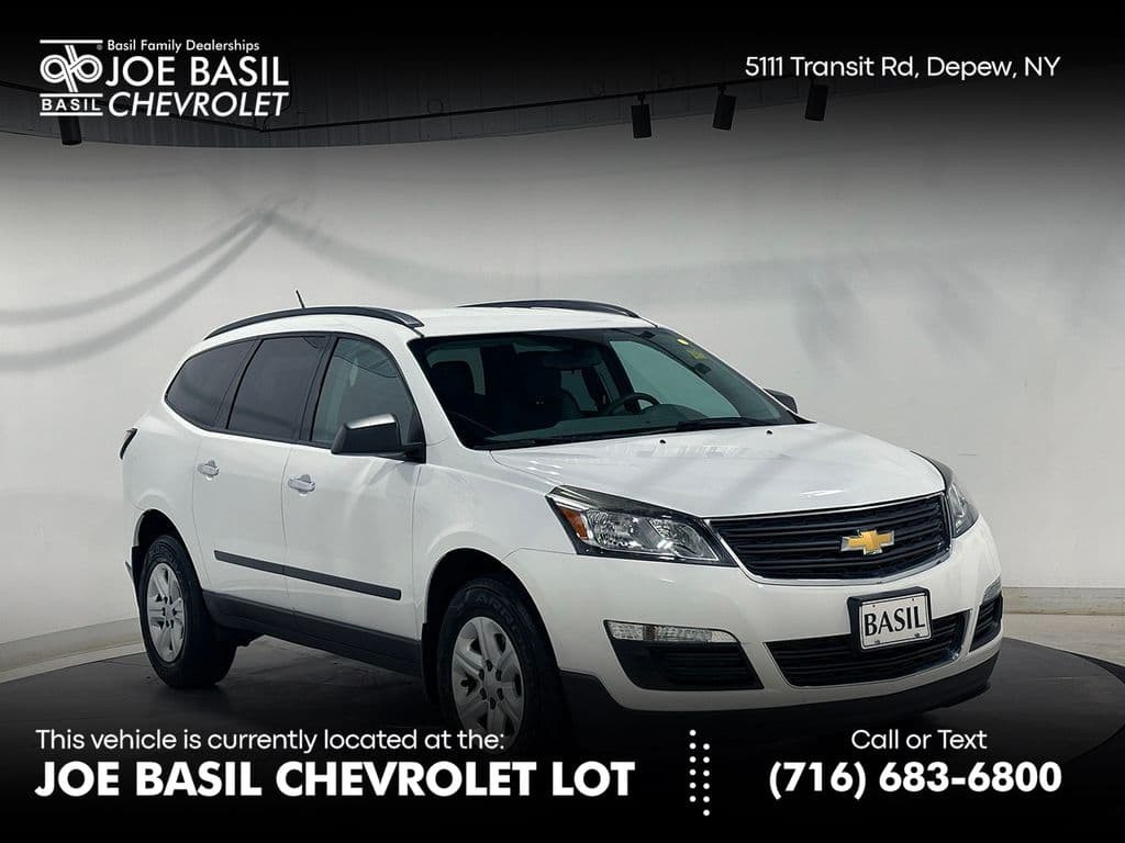 2017 Chevrolet Traverse LS — photo 1 of 36