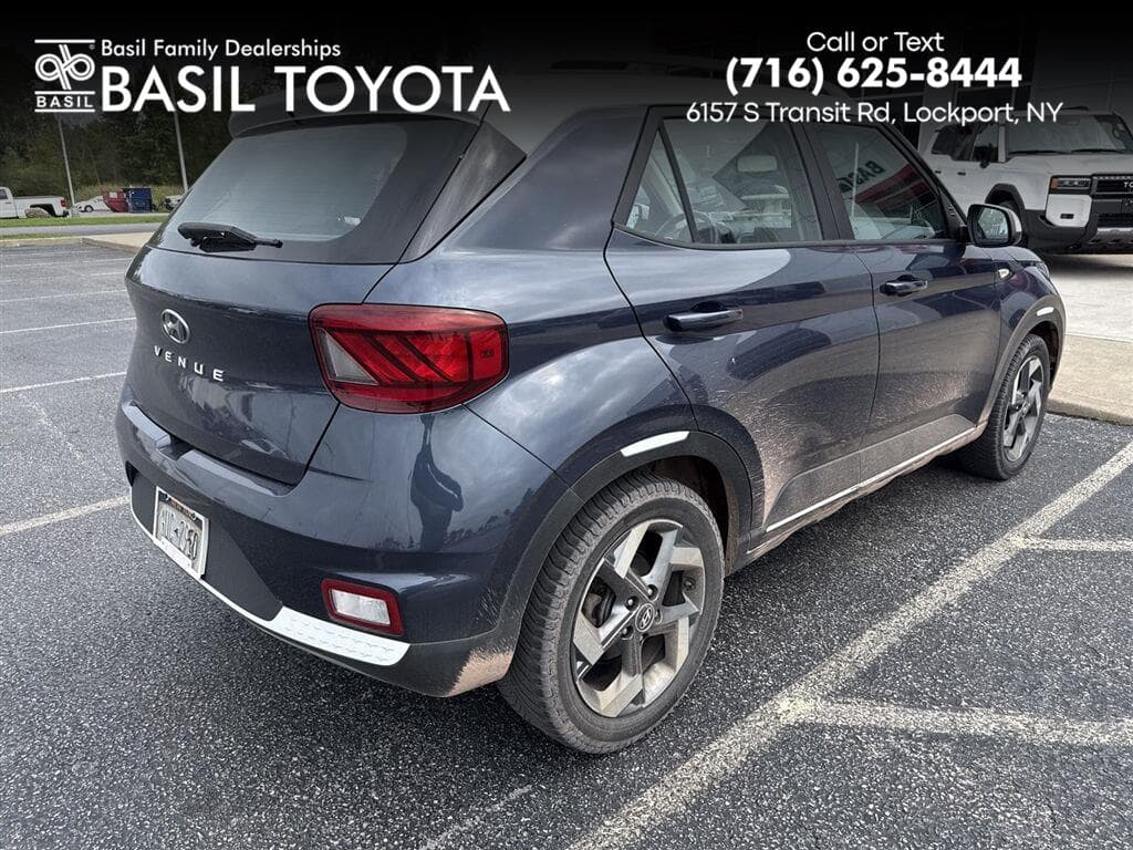 2021 Hyundai Venue Denim — photo 1 of 3
