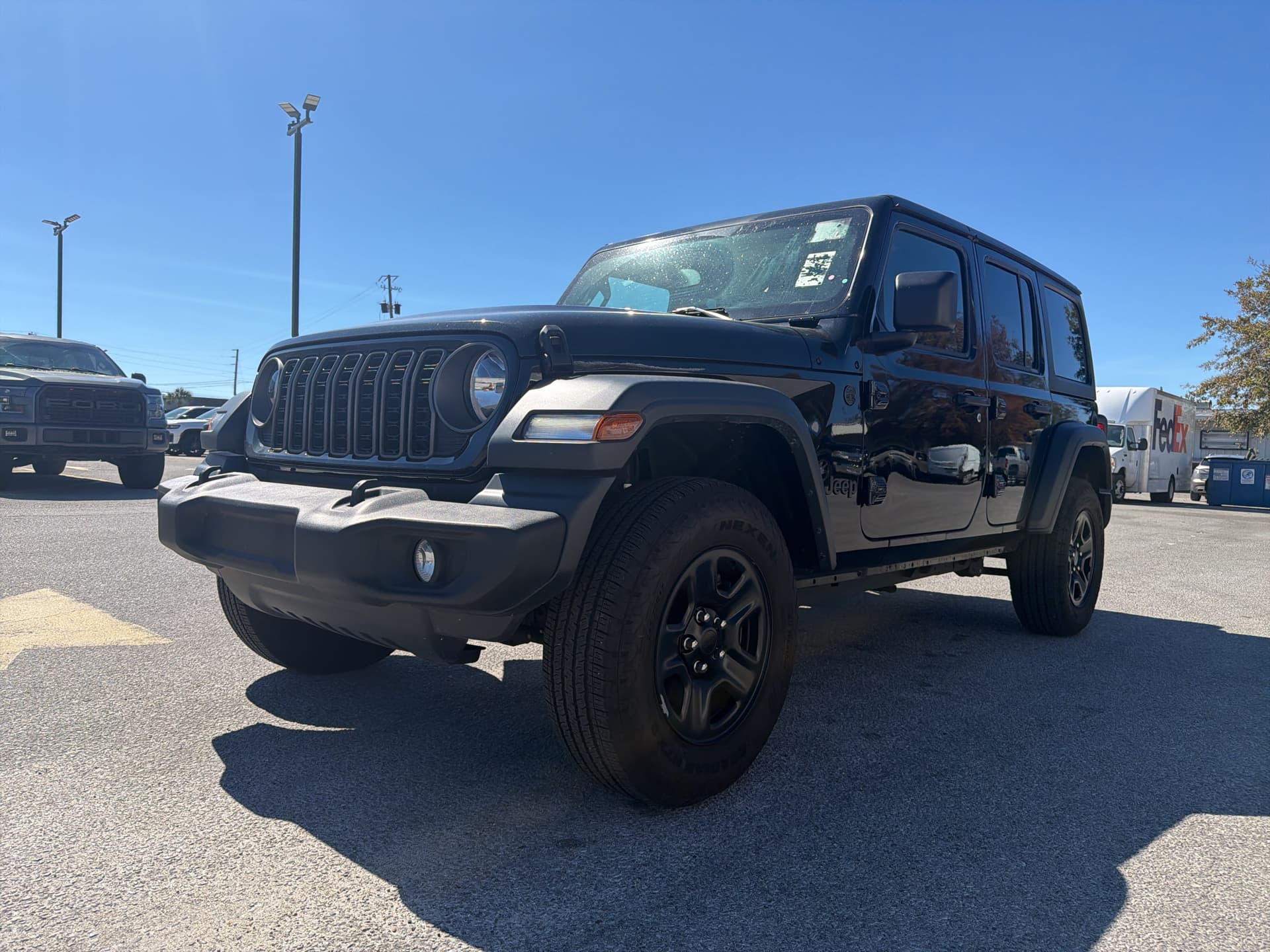 2025 Jeep Wrangler Sport — photo 1 of 2