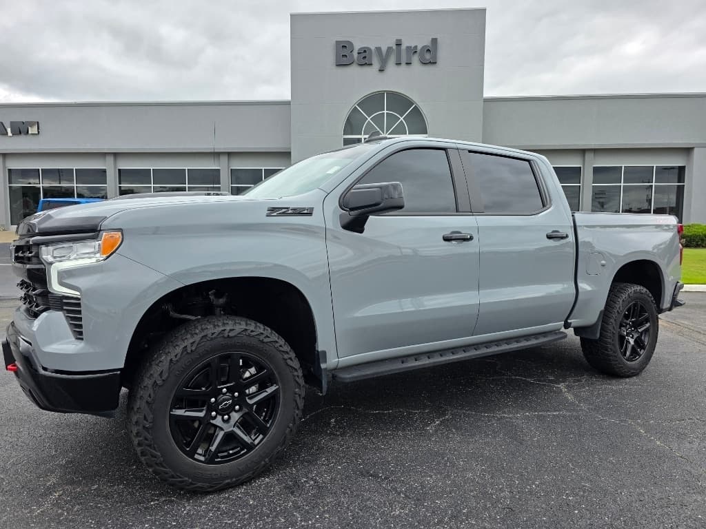 2024 Chevrolet Silverado 1500 LT Trail Boss — photo 1 of 35
