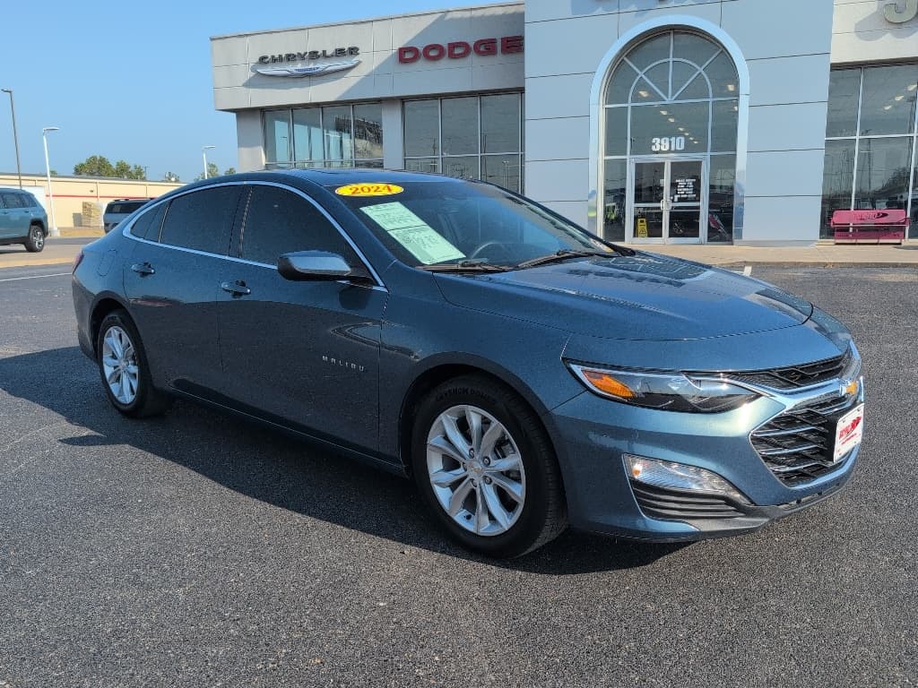 2024 Chevrolet Malibu LT — photo 1 of 28