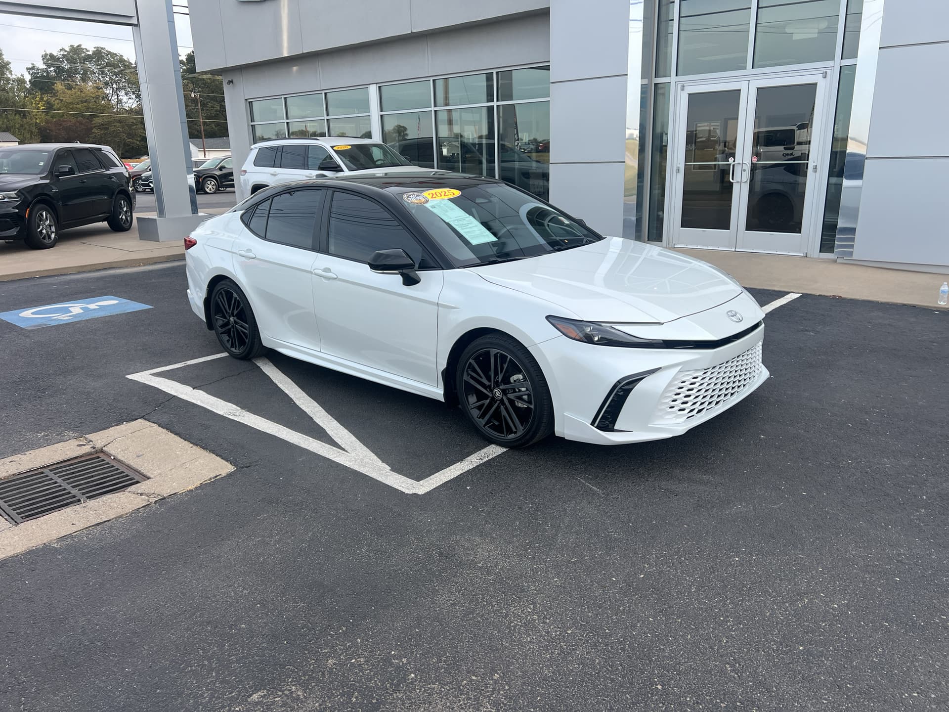 2025 Toyota Camry XSE — photo 1 of 36