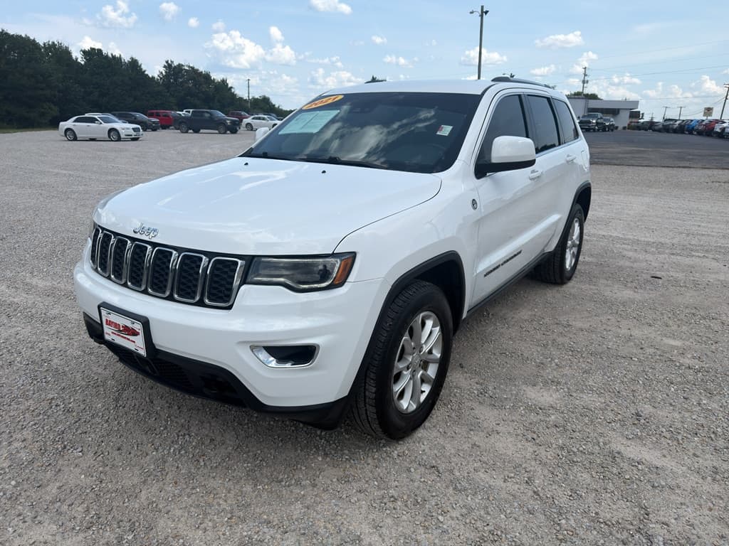2021 Jeep Grand Cherokee Laredo — photo 1 of 15