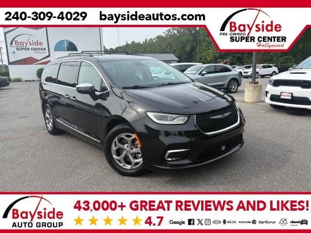 2023 Chrysler Pacifica Limited — photo 1 of 44
