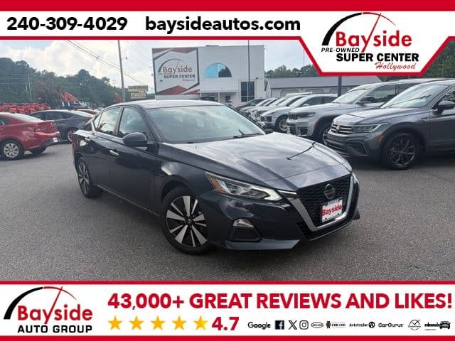 2022 Nissan Altima 2.5 SV — photo 1 of 36