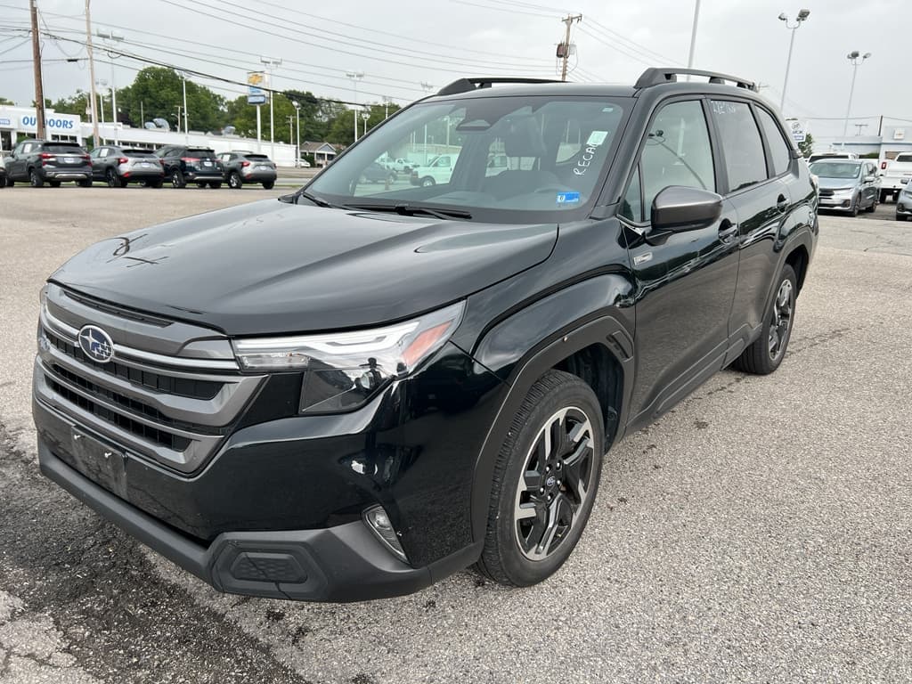 2025 Subaru Forester Hybrid Hybrid Premium — photo 1 of 13