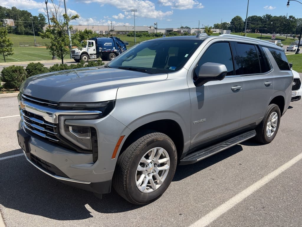 2025 Chevrolet Tahoe LT — photo 1 of 10