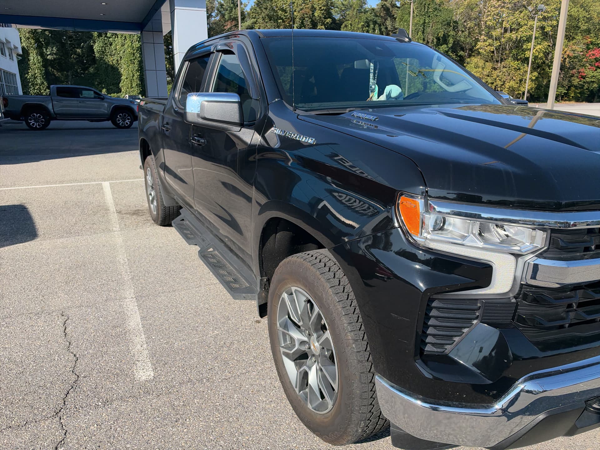 2025 Chevrolet Silverado 1500 Base — photo 1 of 4