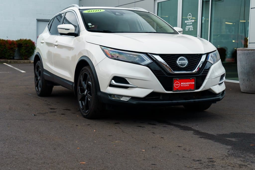 2020 Nissan Rogue Sport SL — photo 1 of 27