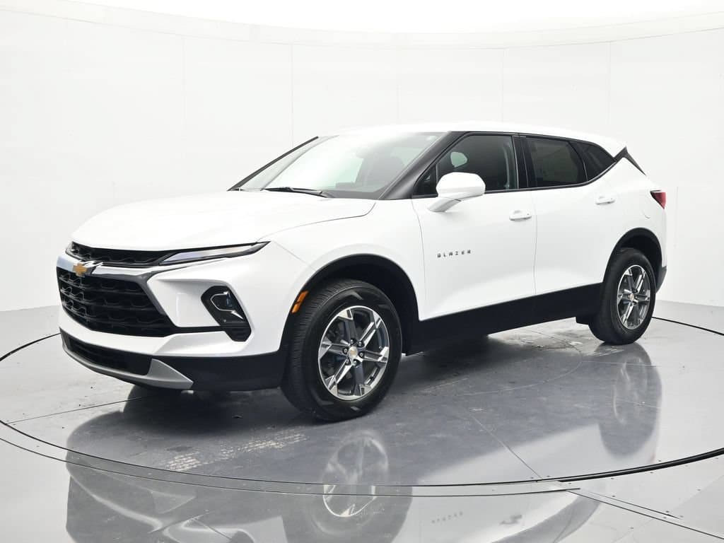 2025 Chevrolet Blazer 2LT — photo 1 of 49