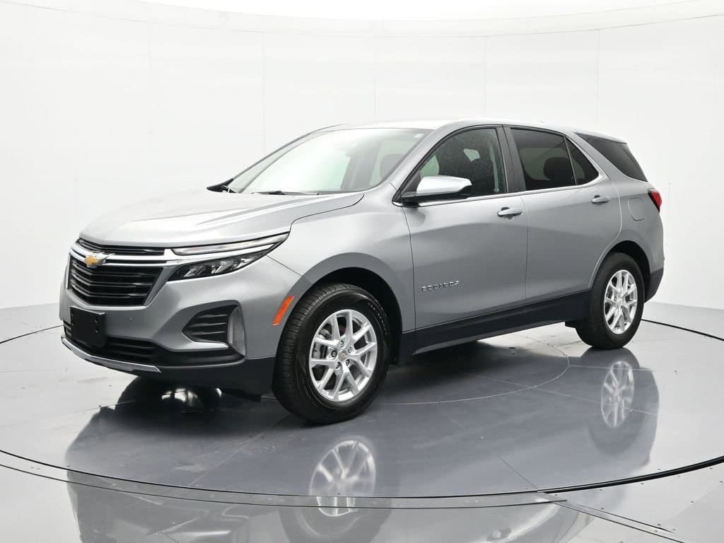 2024 Chevrolet Equinox LT — photo 1 of 49