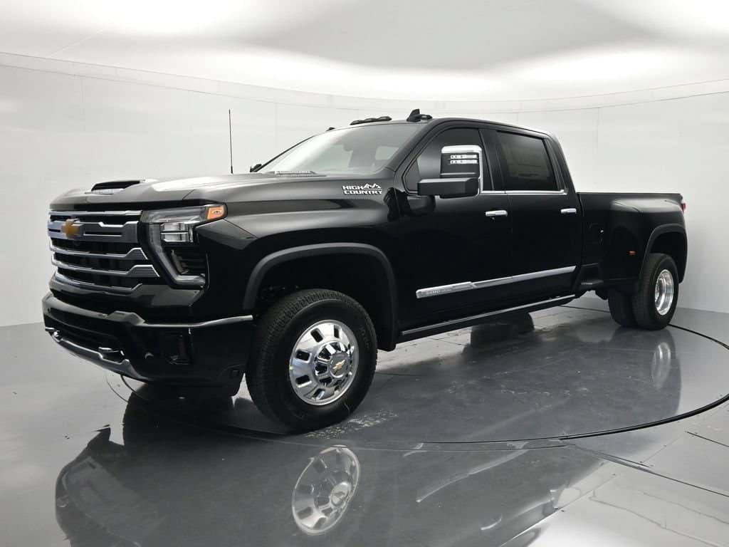 2026 Chevrolet Silverado 3500 HD High Country DRW — photo 1 of 60