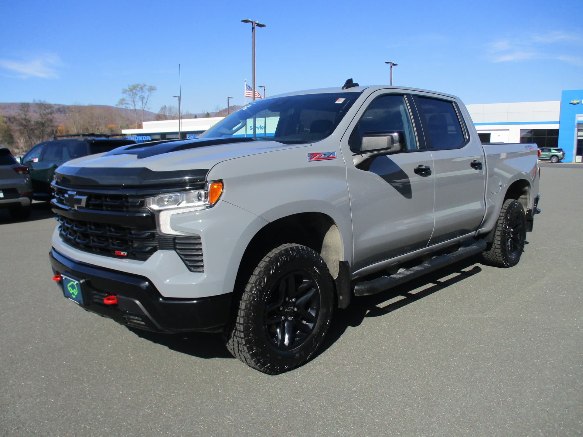 2024 Chevrolet Silverado 1500 LT Trail Boss — photo 1 of 18