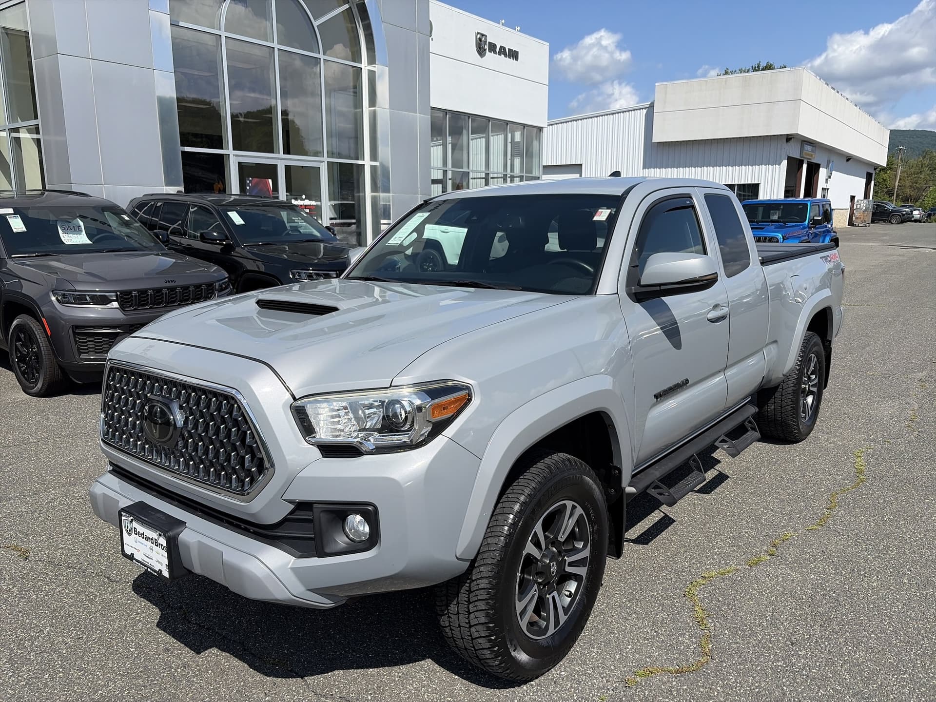 2018 Toyota Tacoma TRD Sport — photo 1 of 19