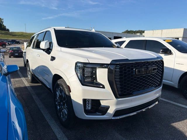 2023 GMC Yukon XL Denali Ultimate — photo 1 of 11