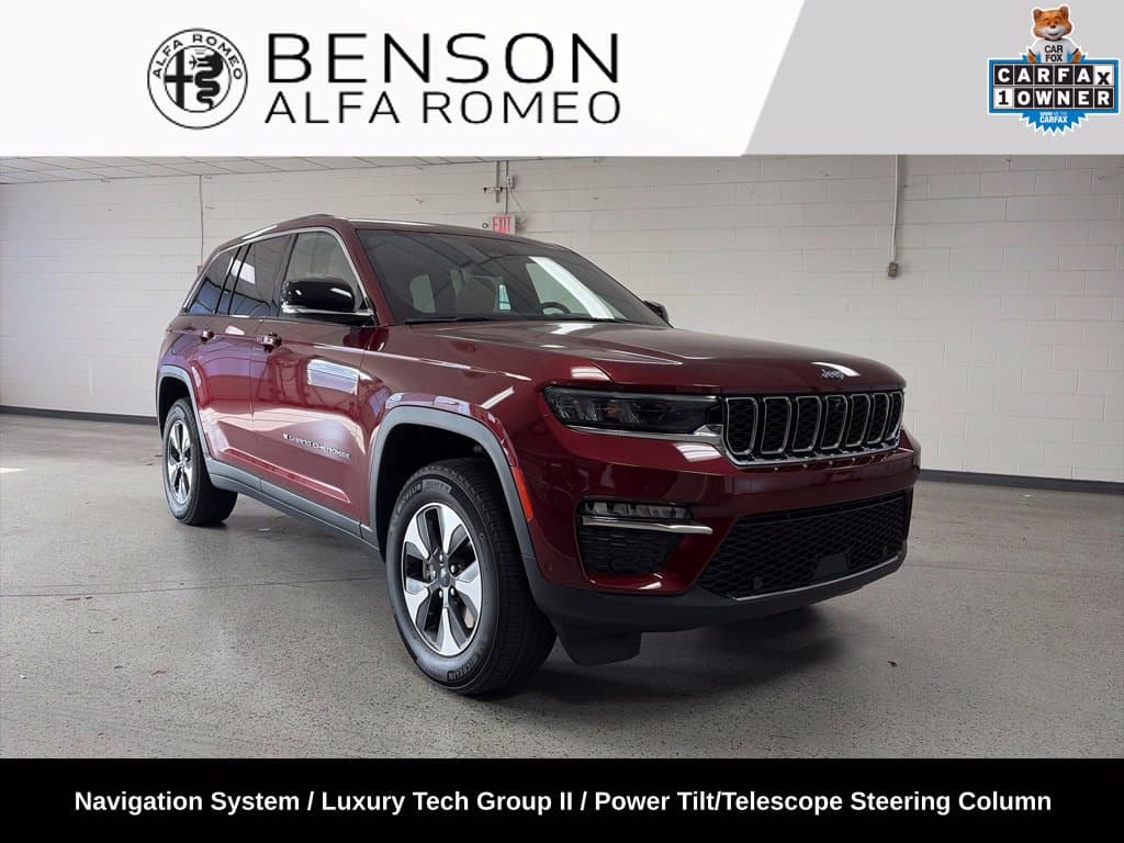 2023 Jeep Grand Cherokee Base — photo 1 of 10