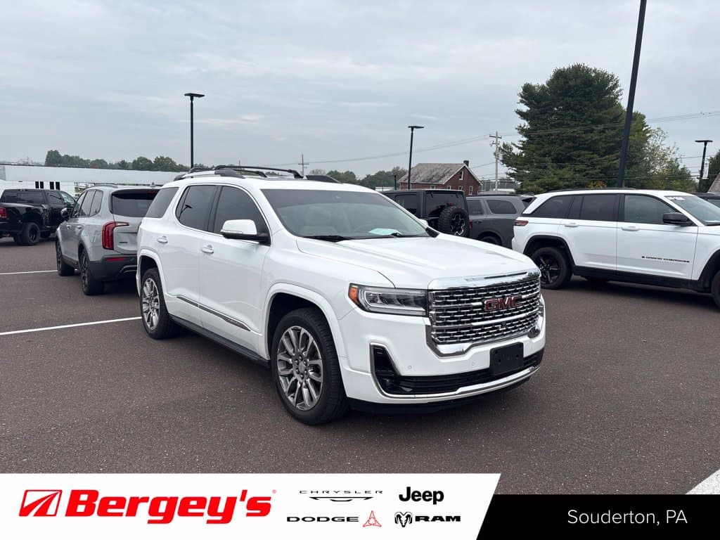 2023 GMC Acadia Denali — photo 1 of 17