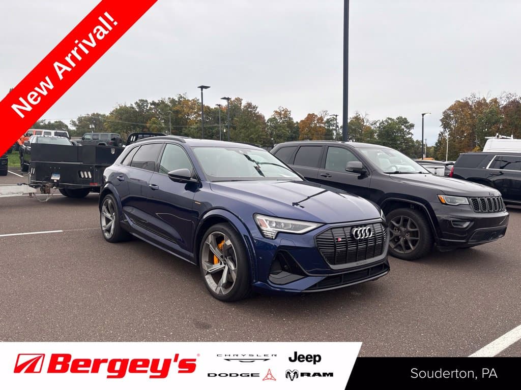2022 Audi e-tron S Prestige — photo 1 of 16