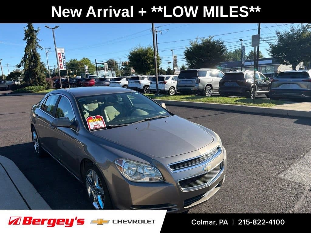 2011 Chevrolet Malibu LT w/2LT — photo 1 of 17