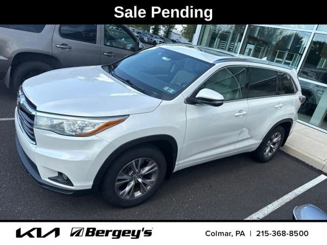 2015 Toyota Highlander XLE — photo 1 of 16