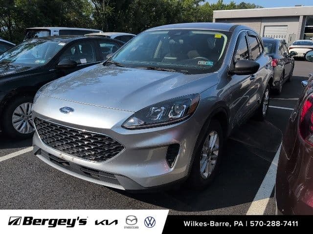 2022 Ford Escape Hybrid SE — photo 1 of 14