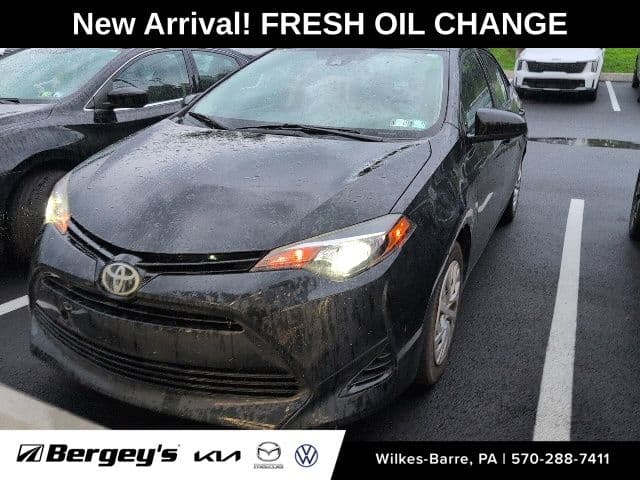 2017 Toyota Corolla LE — photo 1 of 8