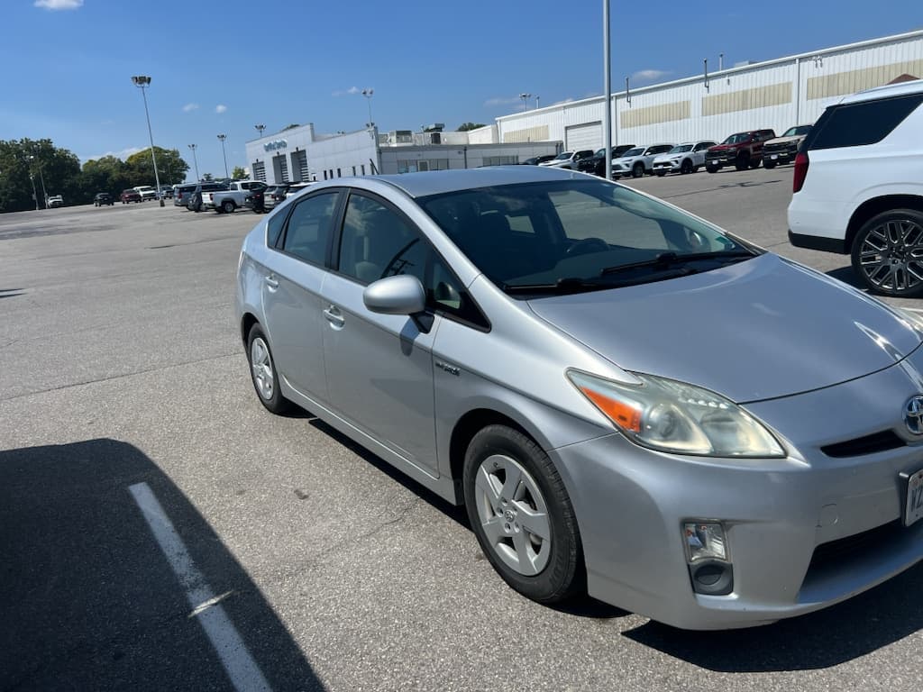 2011 Toyota Prius Base — photo 1 of 12