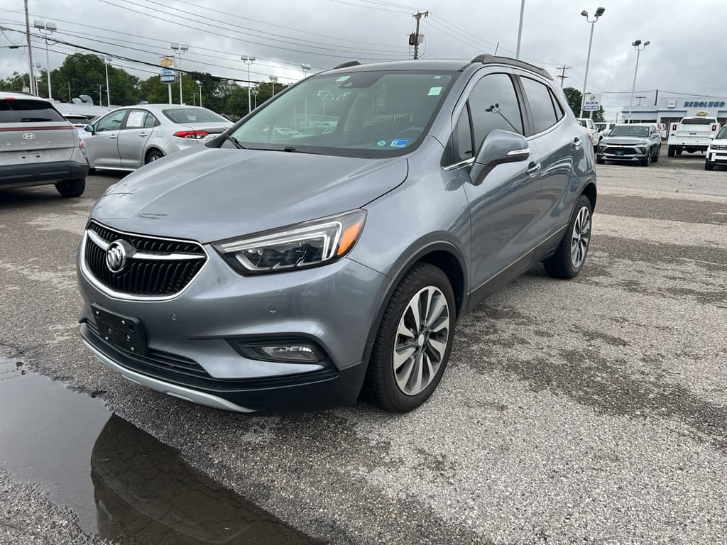 2019 Buick Encore Essence — photo 1 of 13