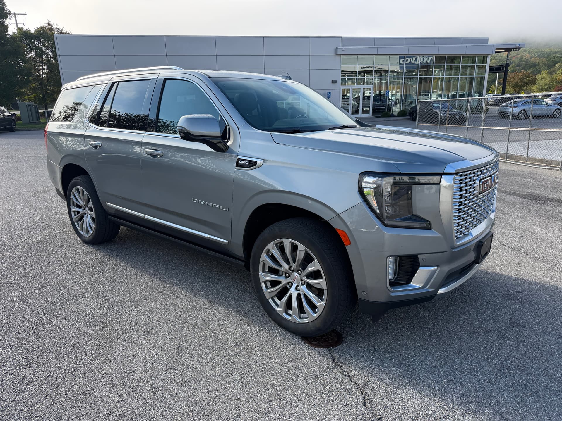 2024 GMC Yukon Denali — photo 1 of 12