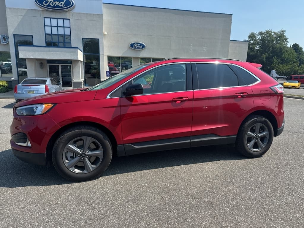 2022 Ford Edge SEL — photo 1 of 6