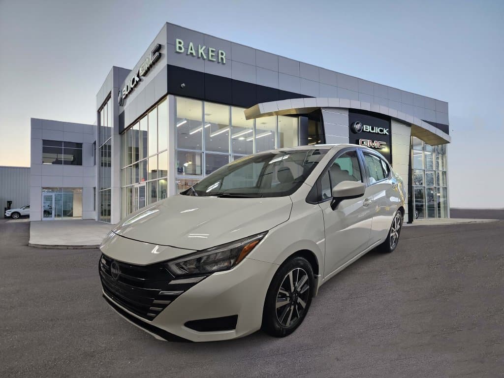 2025 Nissan Versa SV — photo 1 of 32