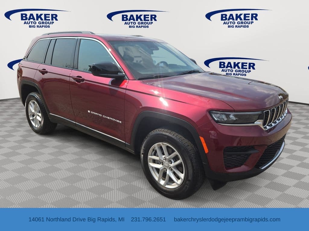 2025 Jeep Grand Cherokee Laredo X — photo 1 of 40