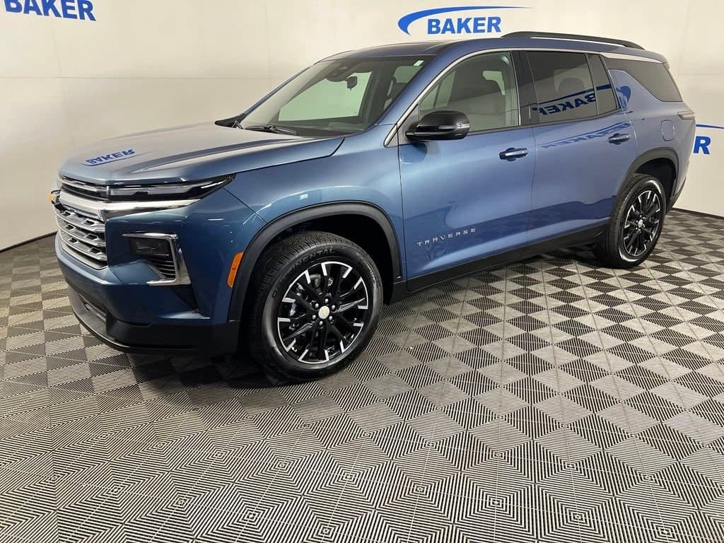 2026 Chevrolet Traverse LT — photo 1 of 34