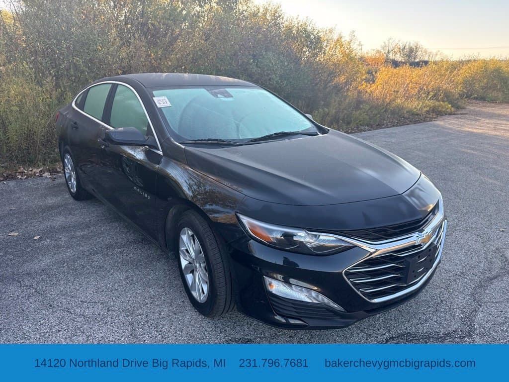 2025 Chevrolet Malibu 1LT — photo 1 of 10