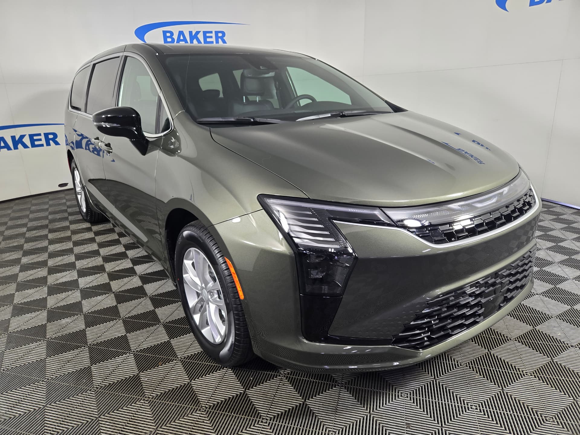 2027 Chrysler Pacifica Select — photo 1 of 48