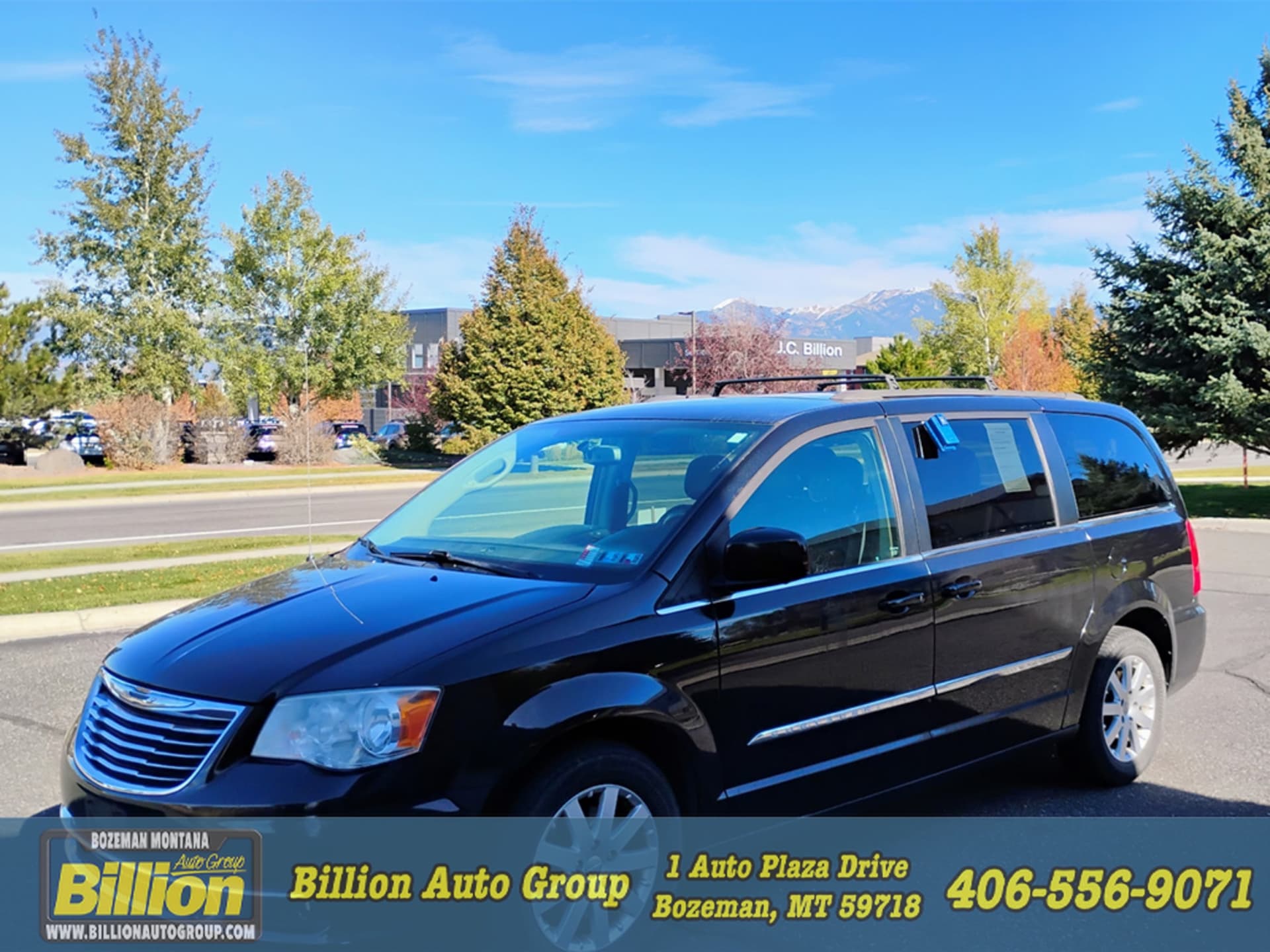 2014 Chrysler Town & Country Touring — photo 1 of 2