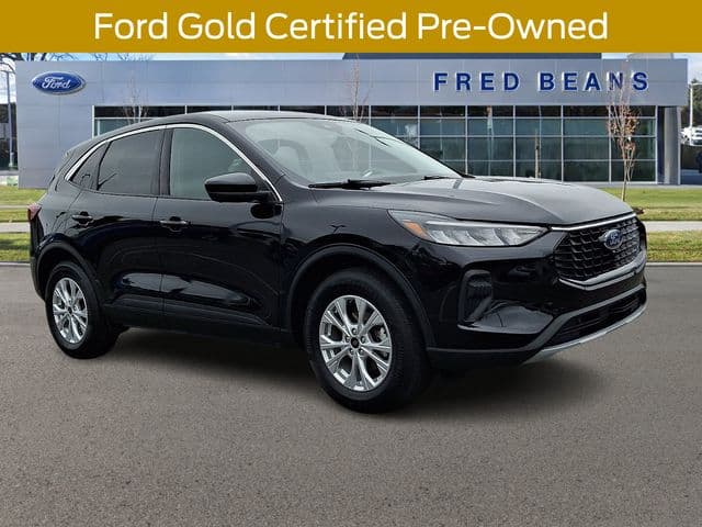 2023 Ford Escape Active — photo 1 of 36