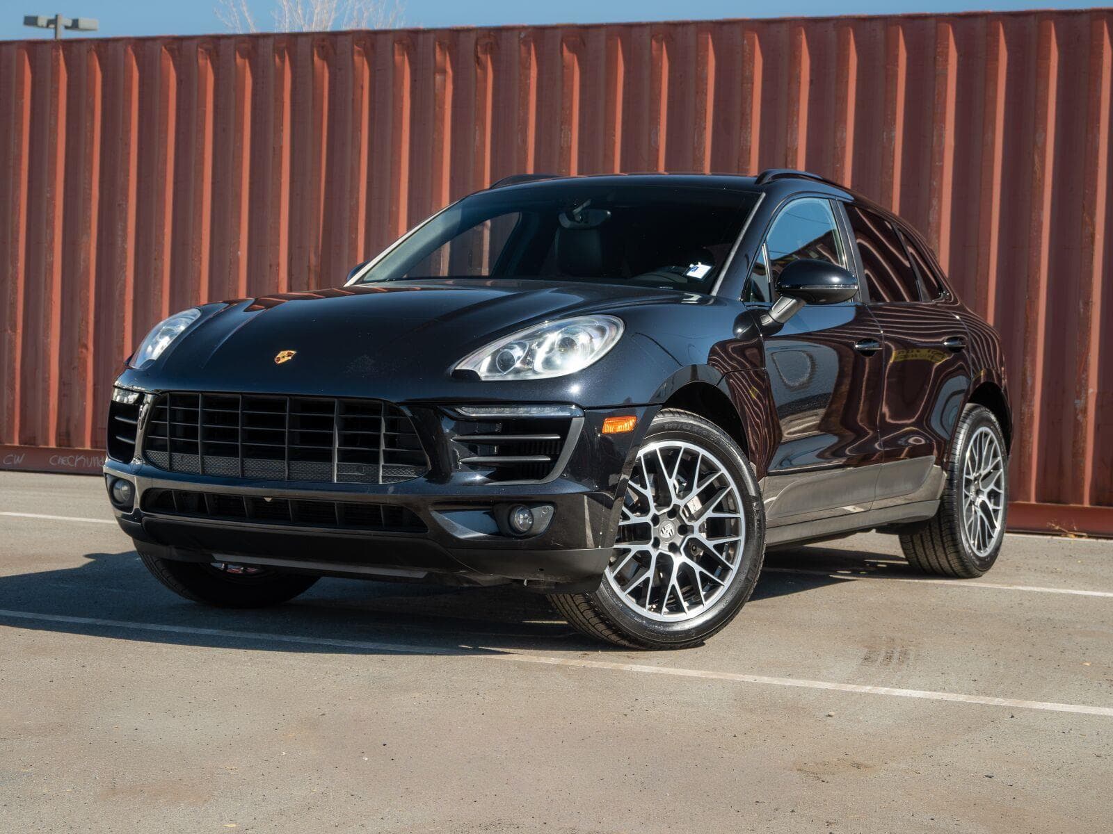 2016 Porsche Macan S — photo 1 of 30