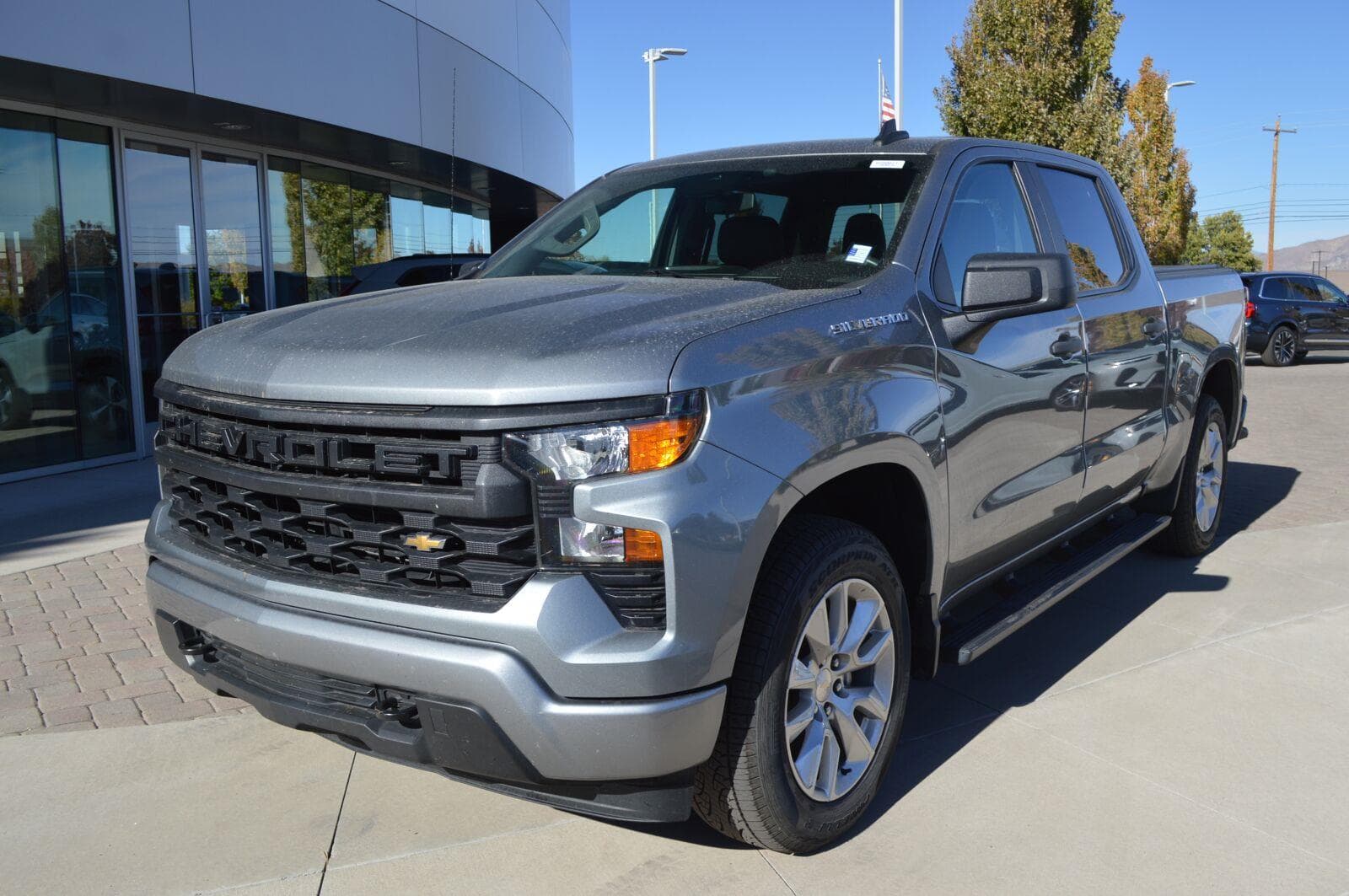 2023 Chevrolet Silverado 1500 Custom — photo 1 of 12