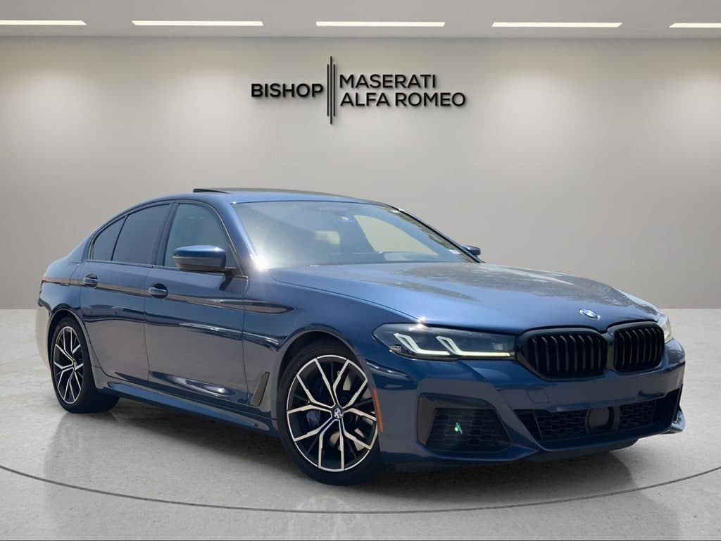 2022 BMW 5 Series M550i xDrive — photo 1 of 27