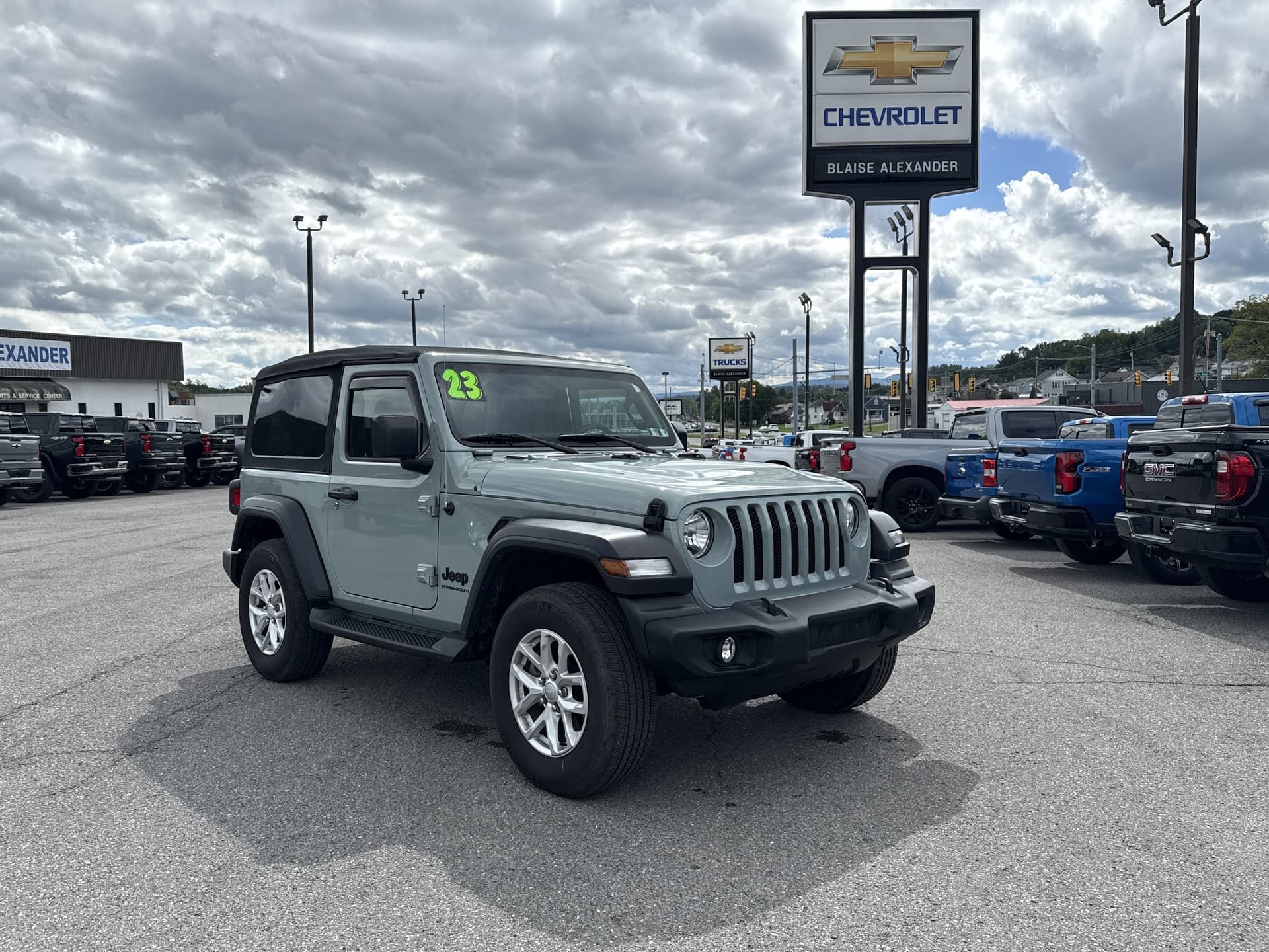 2023 Jeep Wrangler Sport S — photo 1 of 29